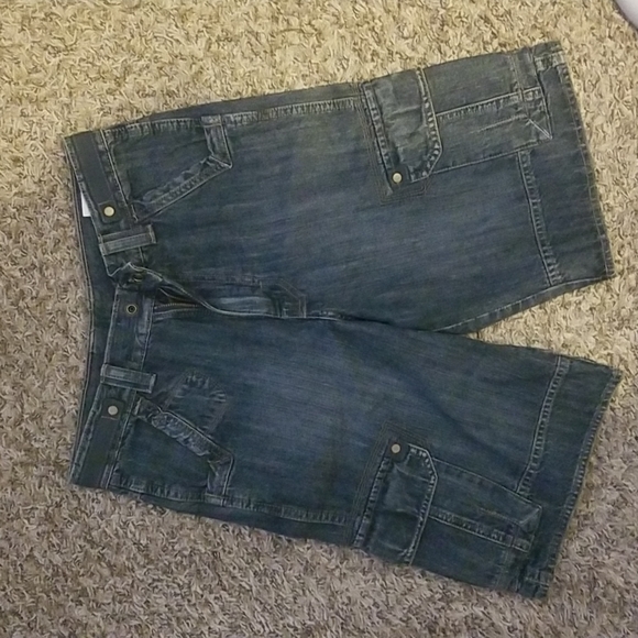 Jean Shorts - Picture 3 of 3